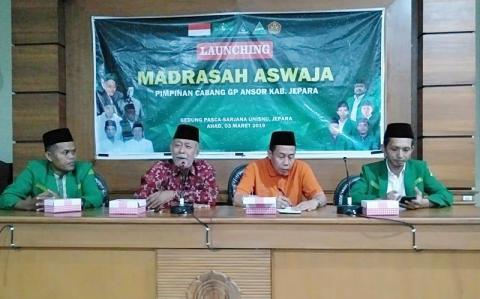 Peserta mengikuti agenda kaderisasi PCNU Pengurus Cabang Kabupaten Simeulue